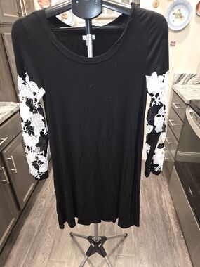 Spense Black Long Sleeve Dress with White Lace Sleeves